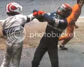 Nelson Piquet vs Eliseo Salazar, antológica briga ocorrida no GP da Alemanha de 1982.
