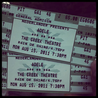 Foto dos ingressos do show que Adele fez no dia 15 de agosto de 2011.