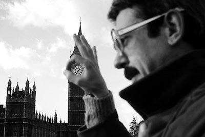 Mestre Rogério Duprat abarcando o tempo em Londres, 1969.